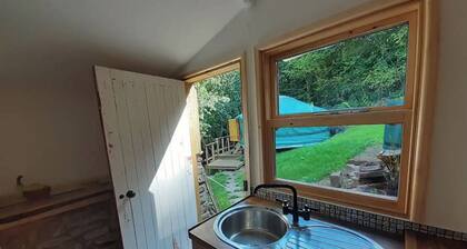 Secluded & Cosy Yurt in the Forest of Dean