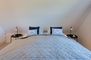 3 bedrooms, travel crib, free WiFi