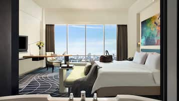 Studio 40 King | 1 kamar tidur, minibar, meja kerja, dan tirai kedap cahaya