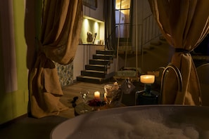 Premium bedding, down comforters, pillowtop beds, minibar - Villa Balis Crema (Grezzana)