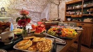 Daily buffet breakfast for a fee - Villa Balis Crema (Grezzana)