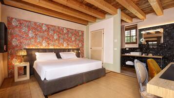 Superior Room | Premium bedding, down duvets, pillow-top beds, minibar