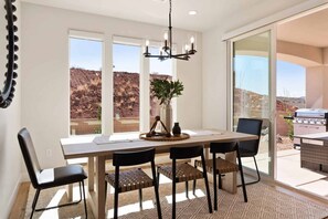 Ferienhaus, 5 Schlafzimmer | Essbereich im Zimmer