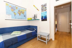 2 bedrooms, iron/ironing board, WiFi, bed sheets - GuestHost - Charming apt with parking! (Torino)