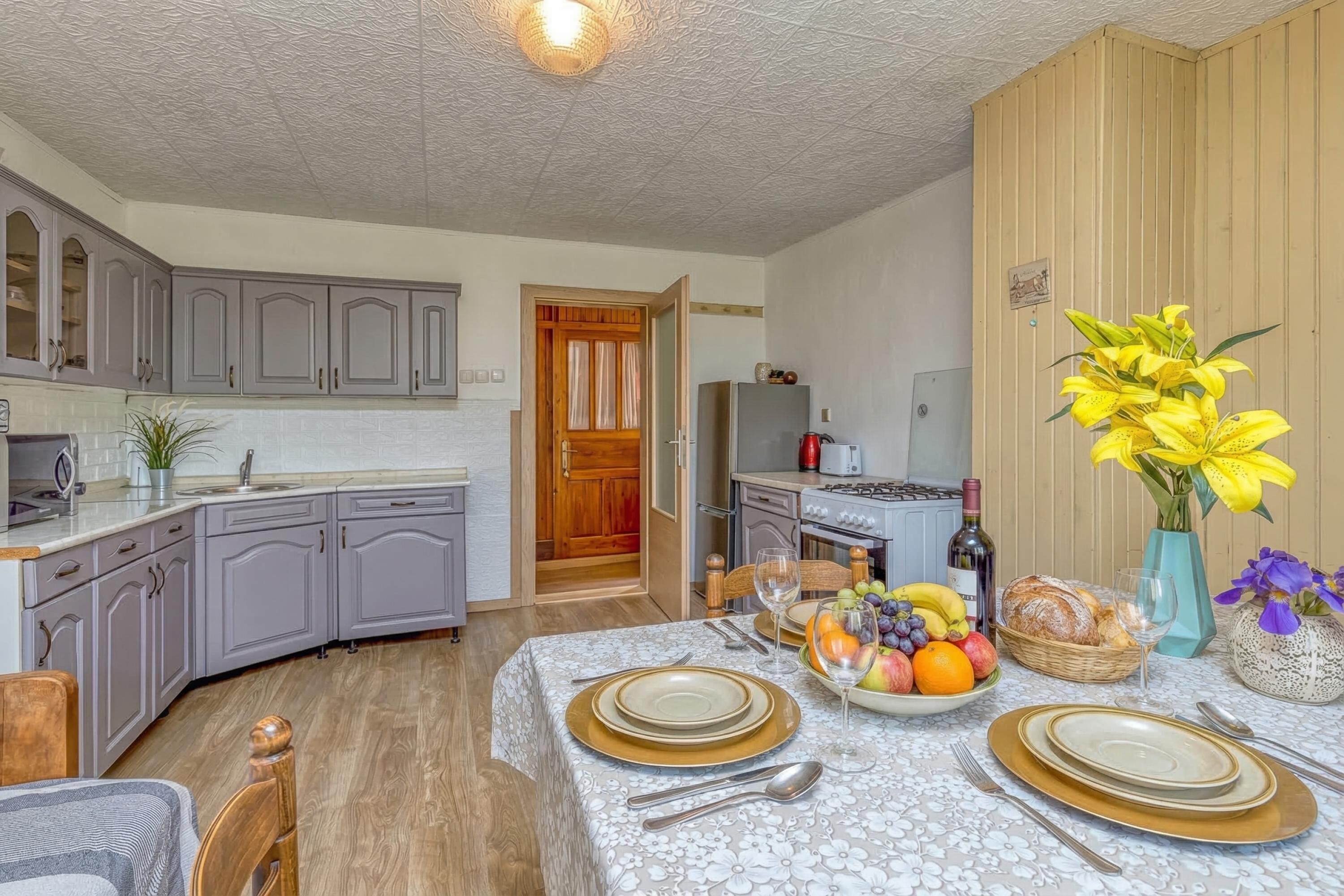 ثلاجة، ميكروويف، فرن، موقد طهي مسطح