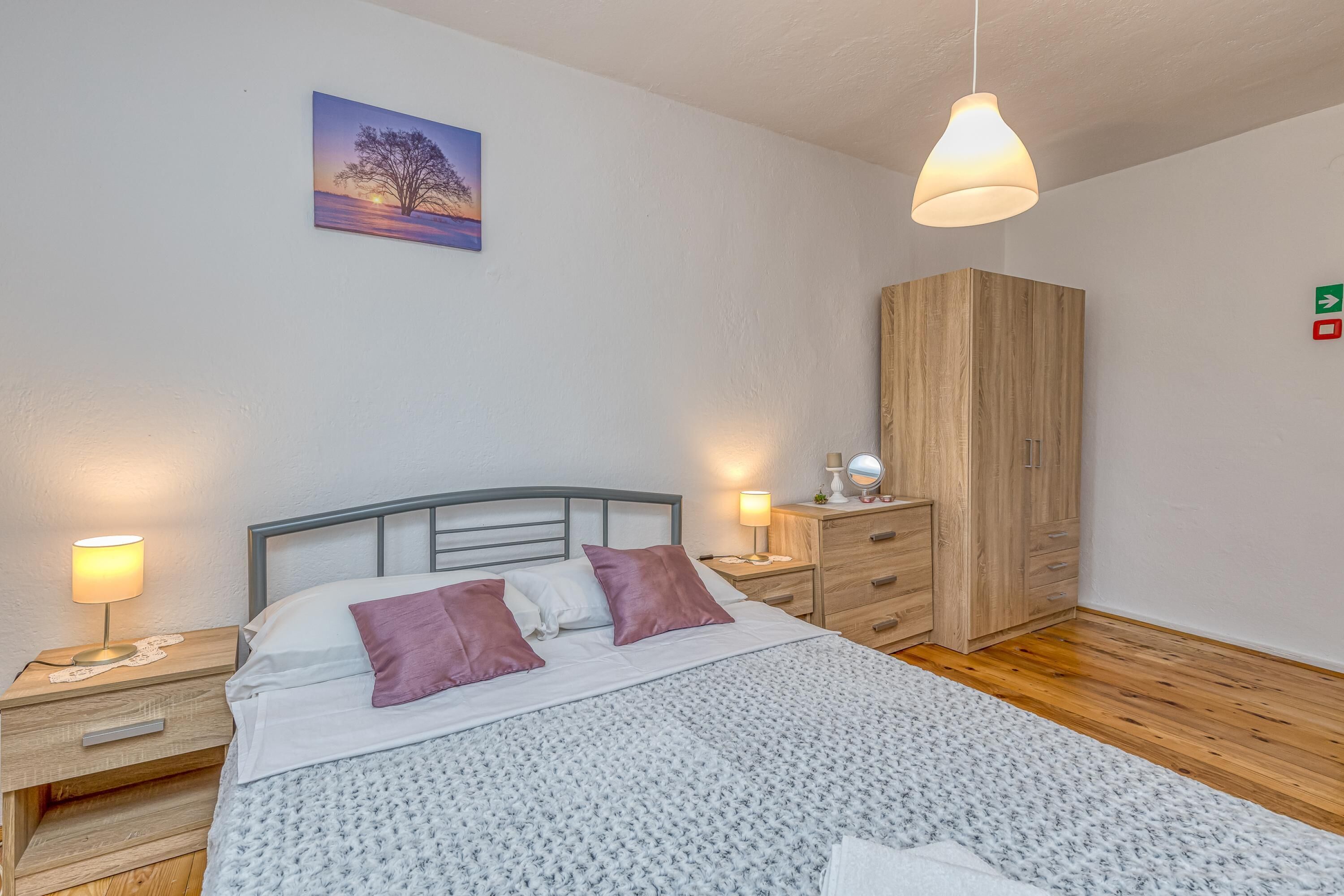 2 bedrooms, iron/ironing board, free WiFi, bed sheets