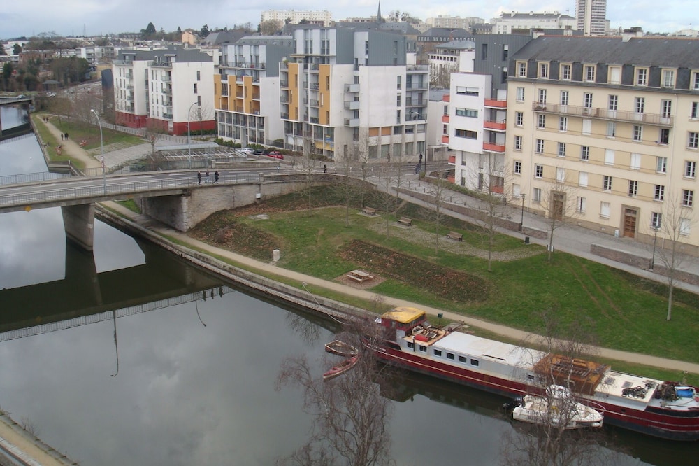 Cozy and bright room in the heart of Rennes