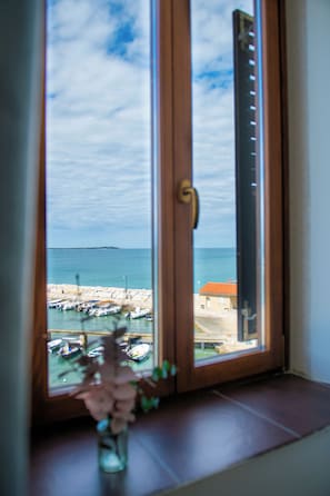 Hypo-allergenic bedding, in-room safe, desk, free WiFi - Hotel Marina (Fazana)
