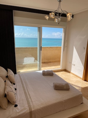 3 chambres, fer et planche Ă repasser, Wi-Fi gratuit, draps fournis