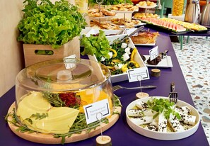 Frokostbuffé hver dag (PLN 59 per person)