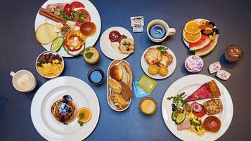 بوفيه فطور يوميًا بتكلفة قدرها (59 PLN للشخص)