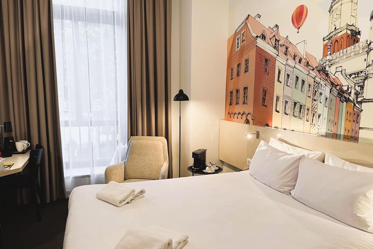 Premium Double Room | Desk, laptop workspace, soundproofing, free WiFi