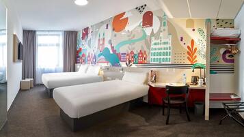 Työpöytä, kannettavalle tietokoneelle sopiva työtila, äänieristys