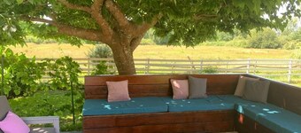 LANTON 3-bedroom house with heated pool 200 m from the beach.