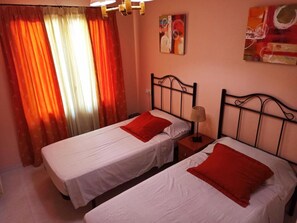 3 bedrooms, bed sheets