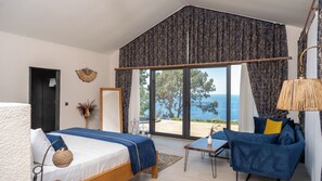 Quarto lua de mel | Roupas de cama premium, frigobar, cofres nos quartos, escrivaninha