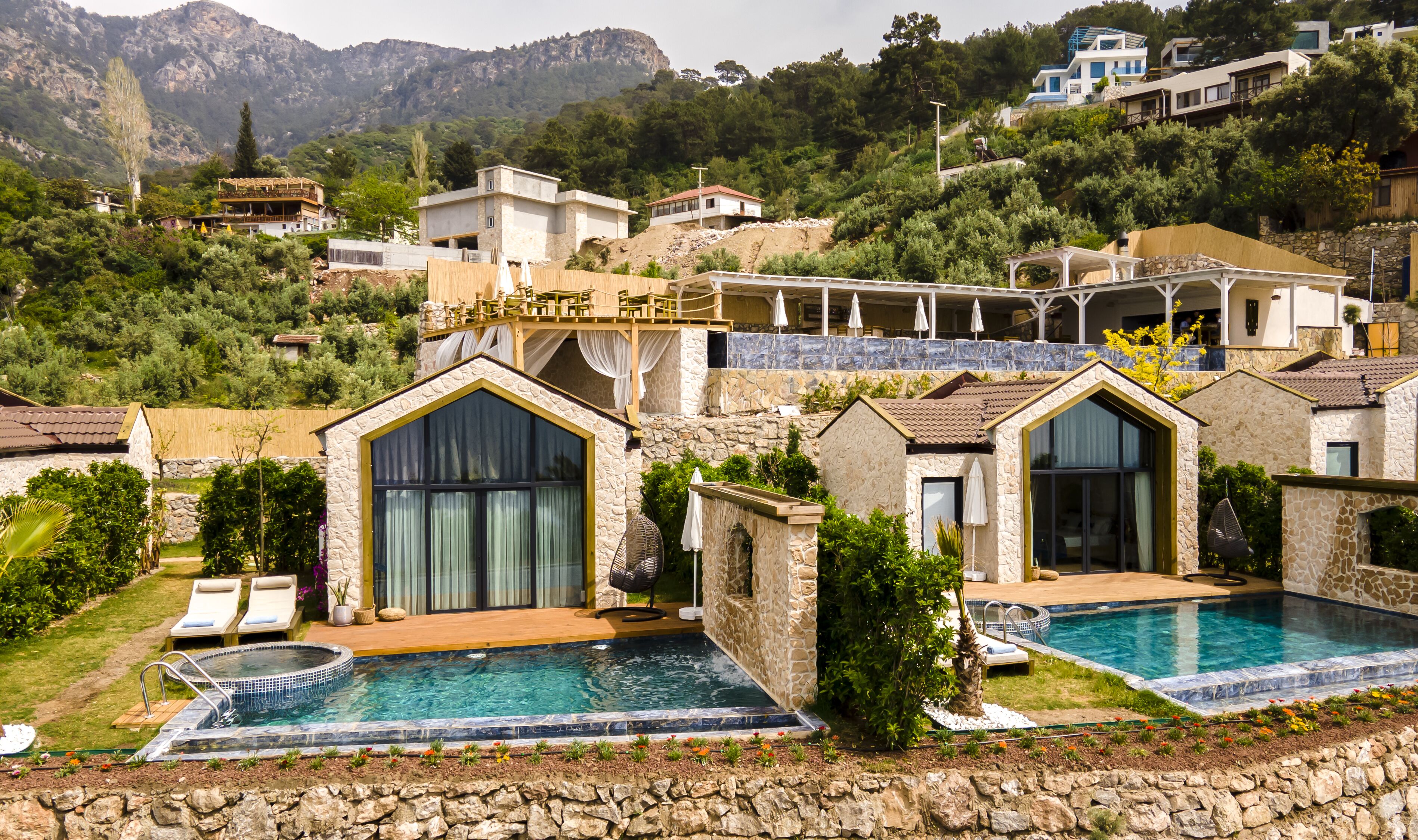 Vista frontal de la propiedad