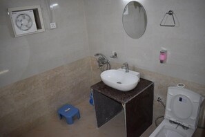 Luxury Swiss Cottage Tents | Badrum