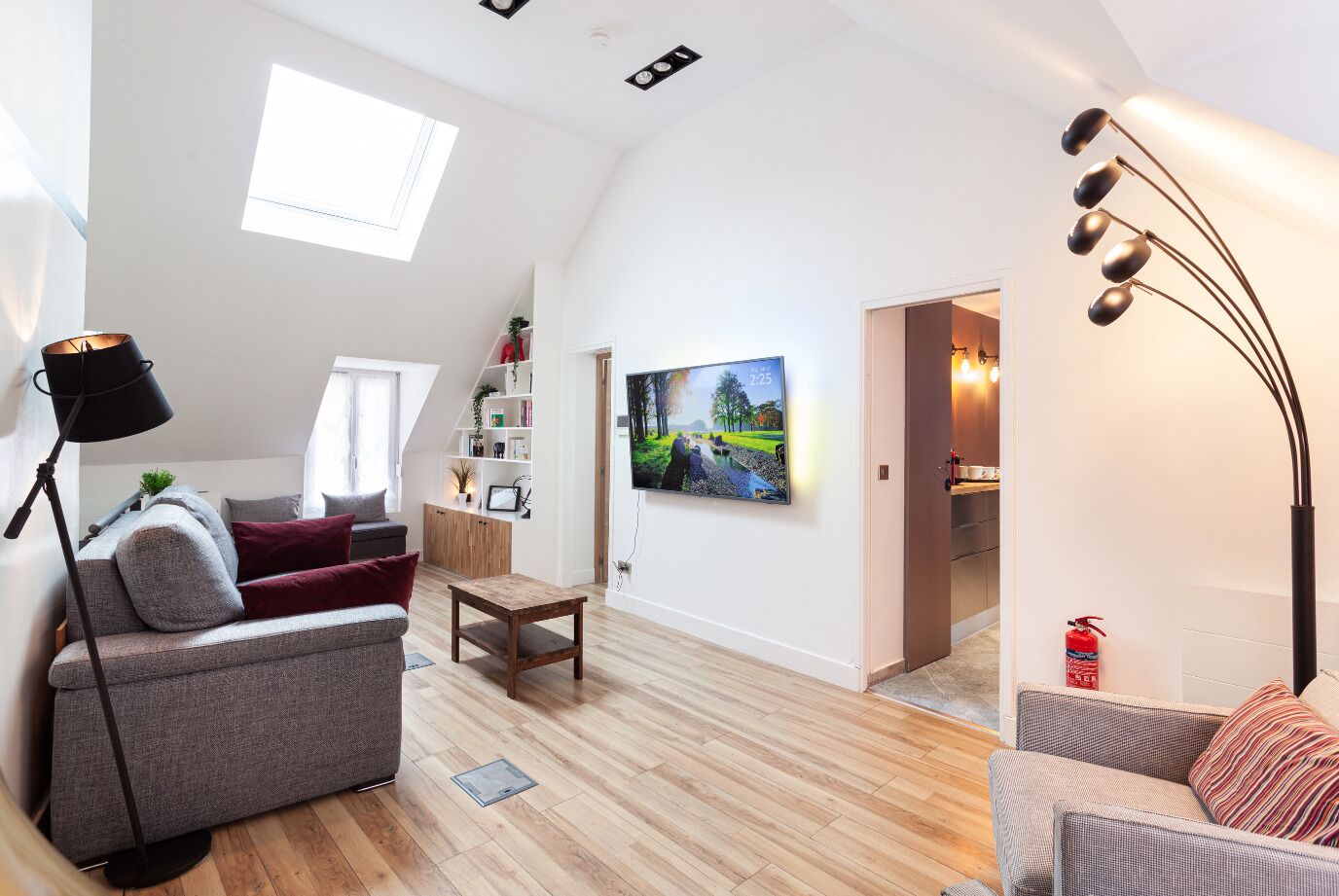 Suites Appart: full flat: 1 kingsize/ 1 conv sofa