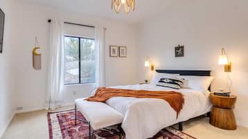 5 bedrooms, desk, free WiFi, bed sheets