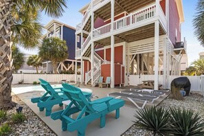 Outdoor dining - Cherry Bomb by Brunswick Vacation Rentals w/ Pool (Ocean Isle Beach)