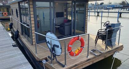 Houseboat Fjord Capella - Solar boat in Barth
