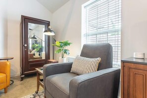 Interior - The Bea Arthur (Nashville)