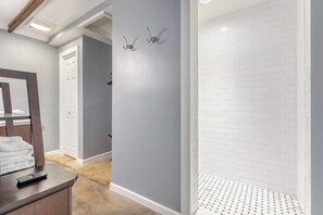 Interior - The Bea Arthur (Nashville)