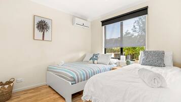 3 bedrooms, iron/ironing board, travel crib, internet