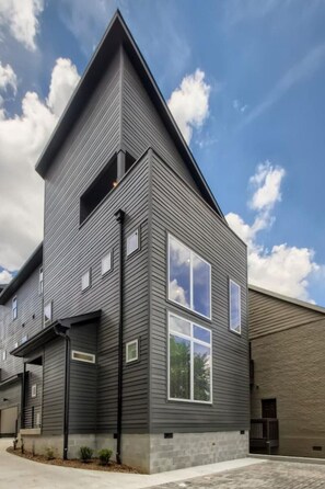 Exterior - 16- Modern Home- The Music City Collection (Nashville)
