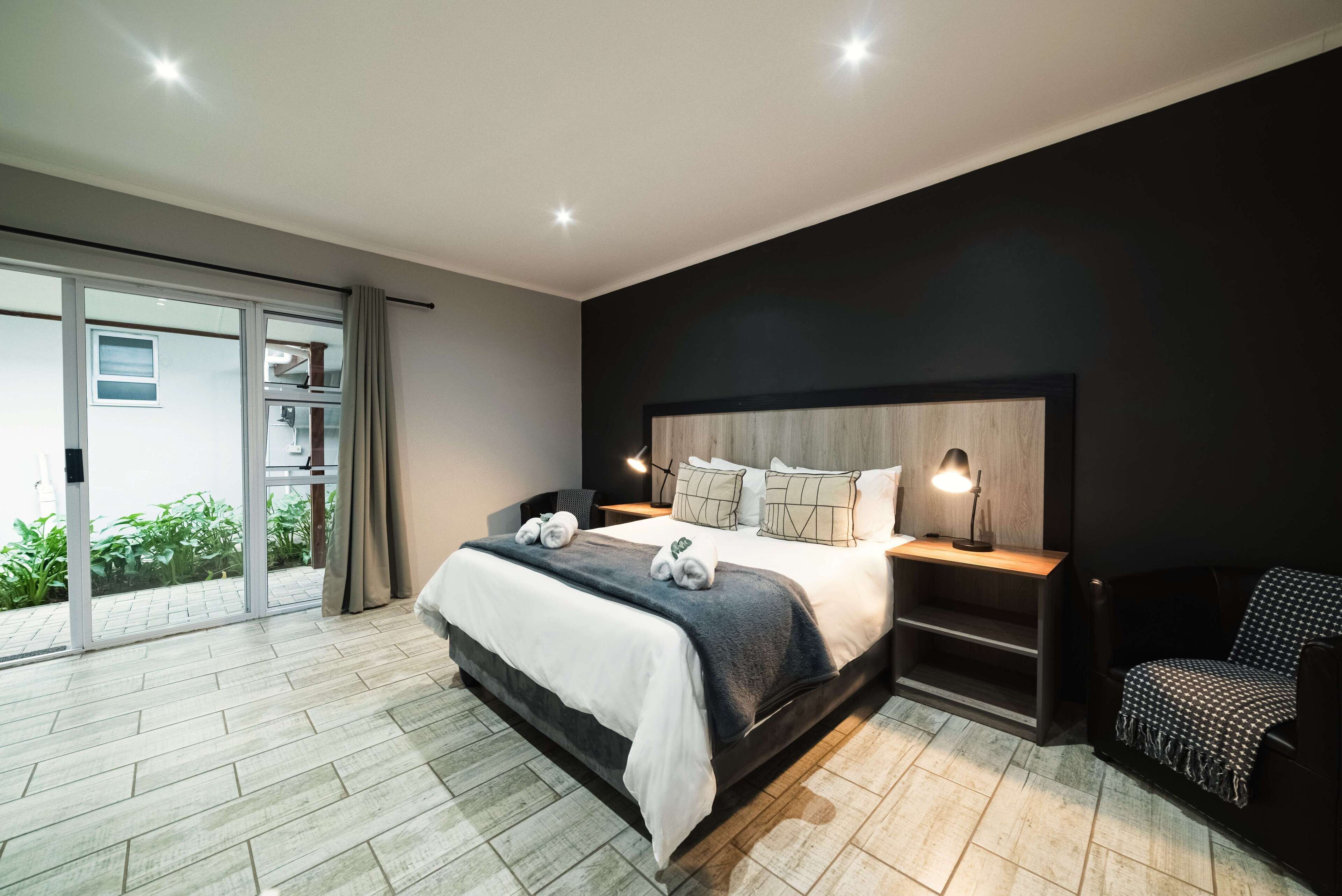 Double Room, 1 Queen Bed | Desk, laptop workspace, free WiFi, bed sheets