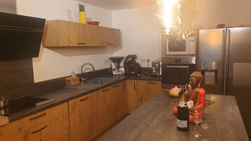 Micro-ondes, four, plaque de cuisson, lave-vaisselle