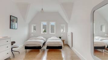 Apartment | 3 bedrooms, iron/ironing board, free WiFi, bed sheets