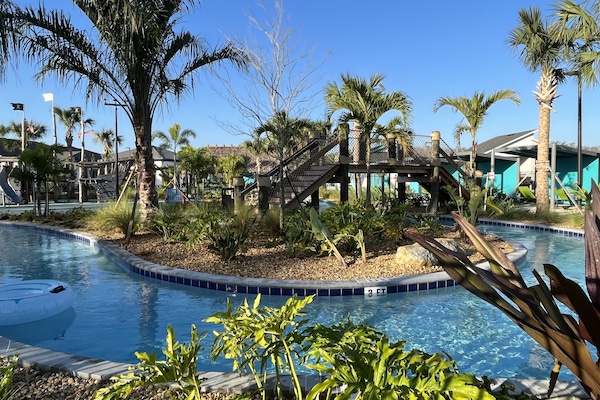 Bronson Clubhouse, free for our guests, 1-MINUTE WALK from the house.