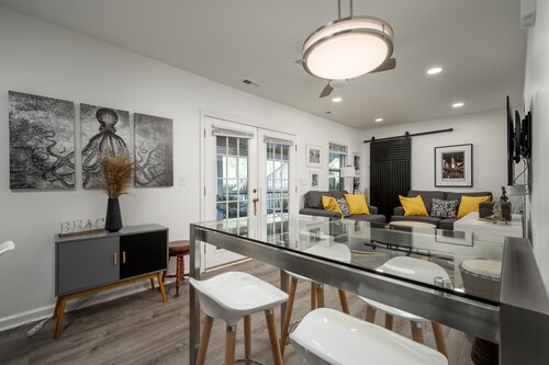 ADORABLE COTTAGE "IN-TOWN" REHOBOTH BEACH -510B REHOBOTH AVE.