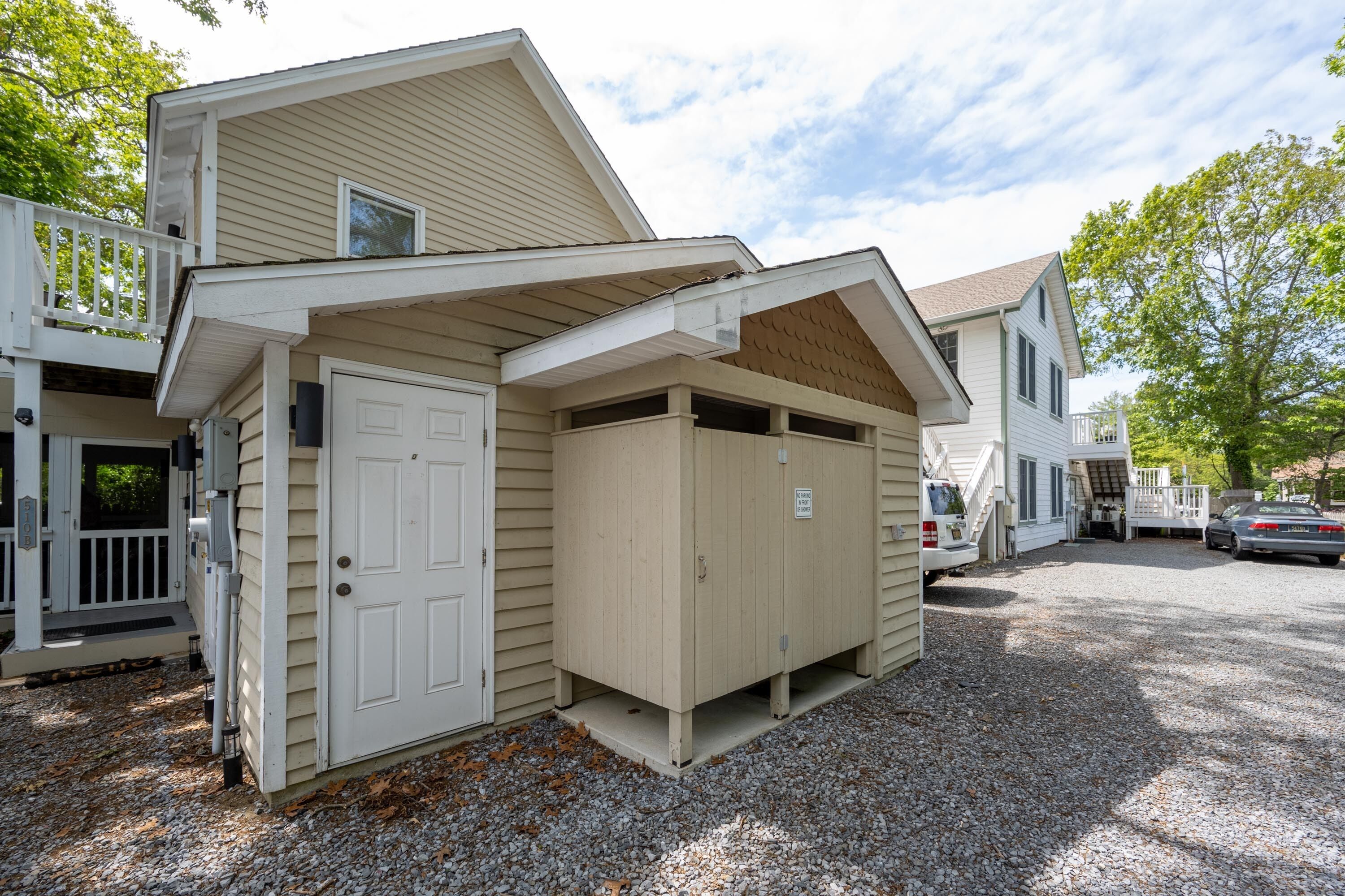 ADORABLE COTTAGE "IN-TOWN" REHOBOTH BEACH -510B REHOBOTH AVE.