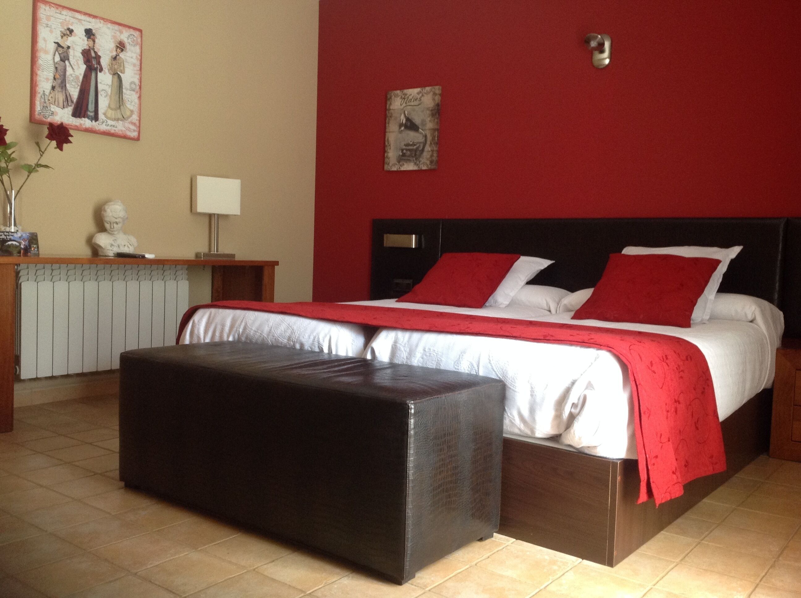 In the heart of the Natural Park of the Sierra and Guara canyons.