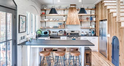 Carlton Landing-The Coral Cottage