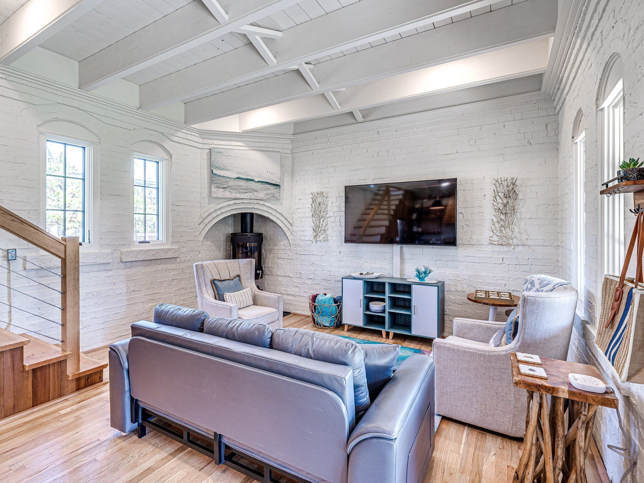 TV connectée, cheminée, jeux vidéo