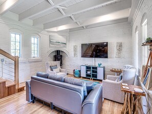 Smart TV, fireplace, video games