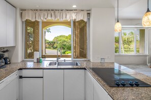 Fridge, microwave, oven, stovetop - Palms at Wailea #1605 Tropical Garden View Ground Floor, Wifi, Shared Hot Tub (Wailea)