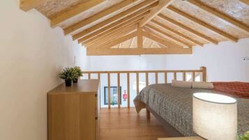 1 habitación, tabla de planchar con plancha, wifi y ropa de cama