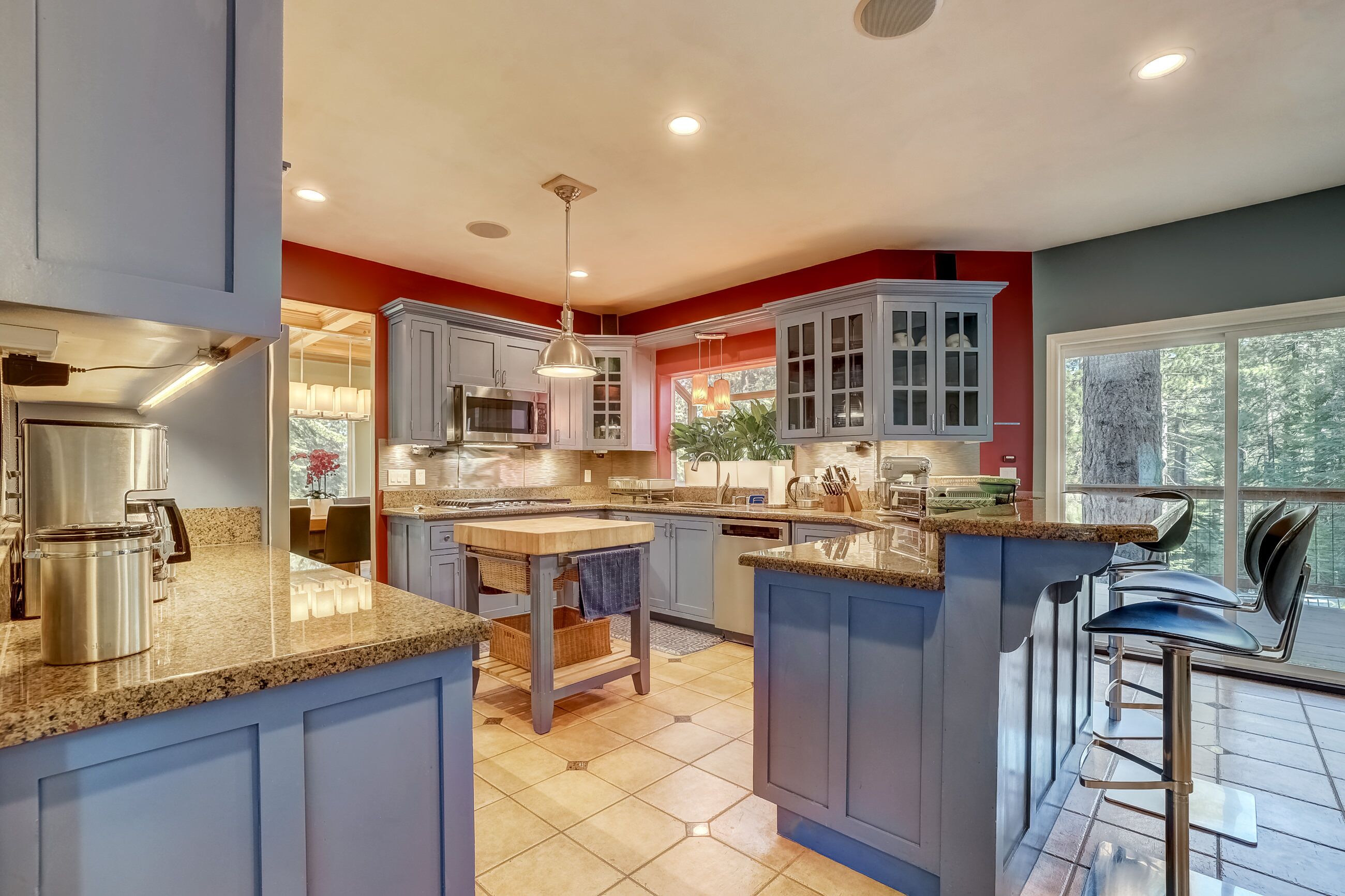 Chateau de Corbeau - A South Lake Tahoe Stunner!