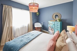 3 Schlafzimmer, Schreibtisch, Bügeleisen/Bügelbrett, WLAN