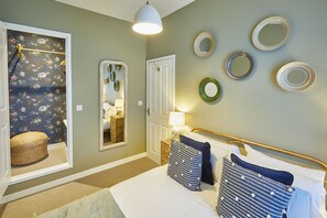 3 slaapkamers, een bureau, een strijkplank/strijkijzer, wifi