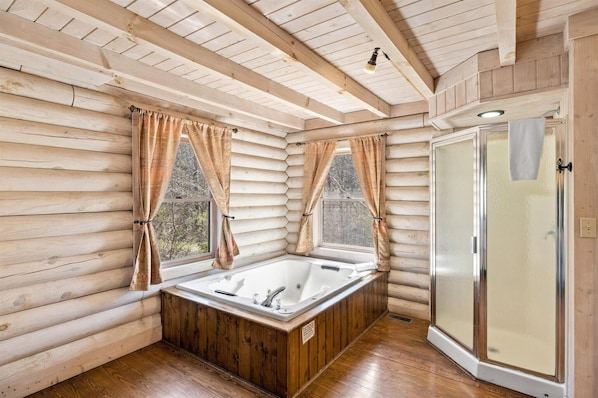 Bathroom - Shadyview Ridge #104 (Sevierville)