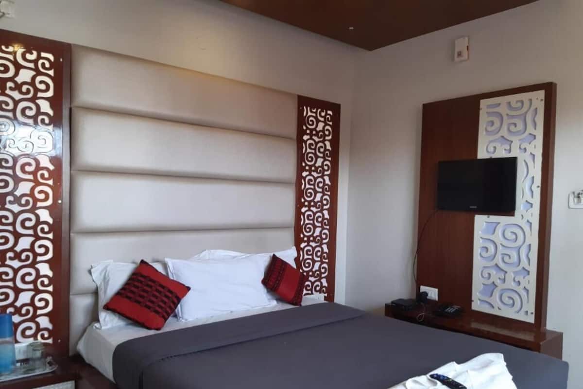 Deluxe Double Room | Egyptian cotton sheets, premium bedding, free WiFi, bed sheets