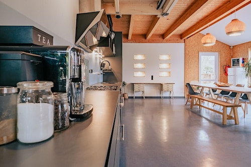 Modernes Holzhaus mit großem Garten und Terrasse in Strandnähe(Kinderfreundlich)