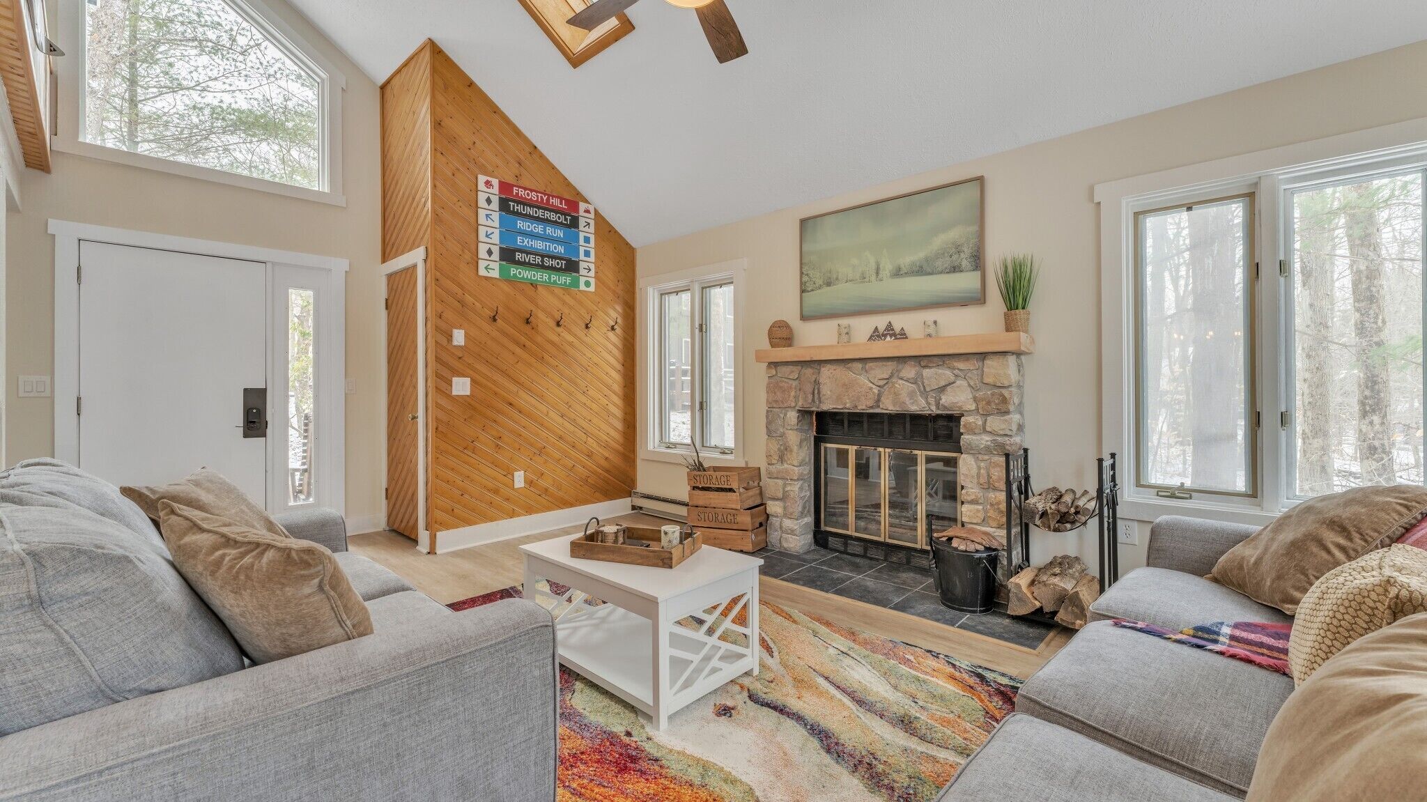  Enjoy Winter in the Poconos - New Renovated Ski In / Out to Jack Frost Mtn.