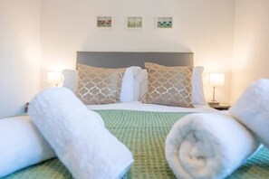 2 dormitorios, tabla de planchar con plancha, wifi y ropa de cama